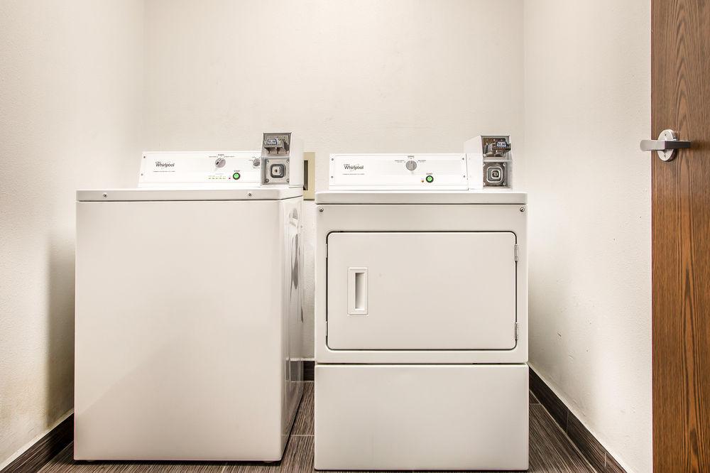 Quality Inn Morton At I-74 Εξωτερικό φωτογραφία