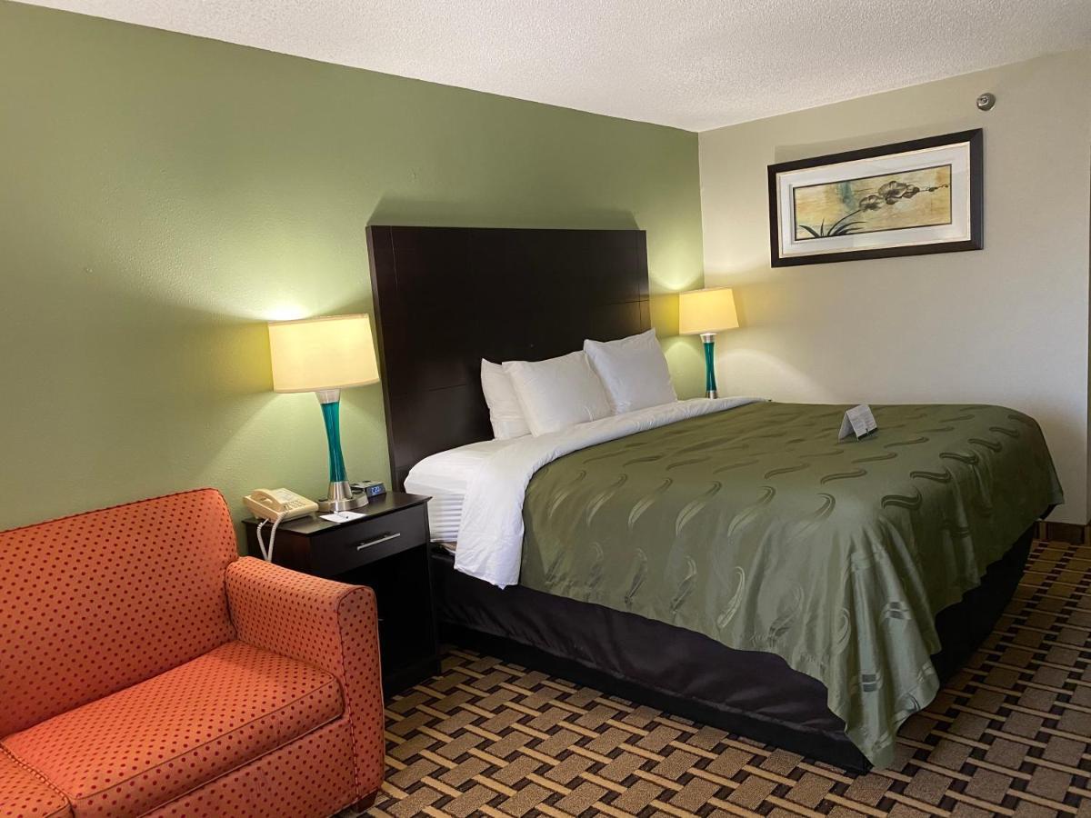 Quality Inn Morton At I-74 Εξωτερικό φωτογραφία