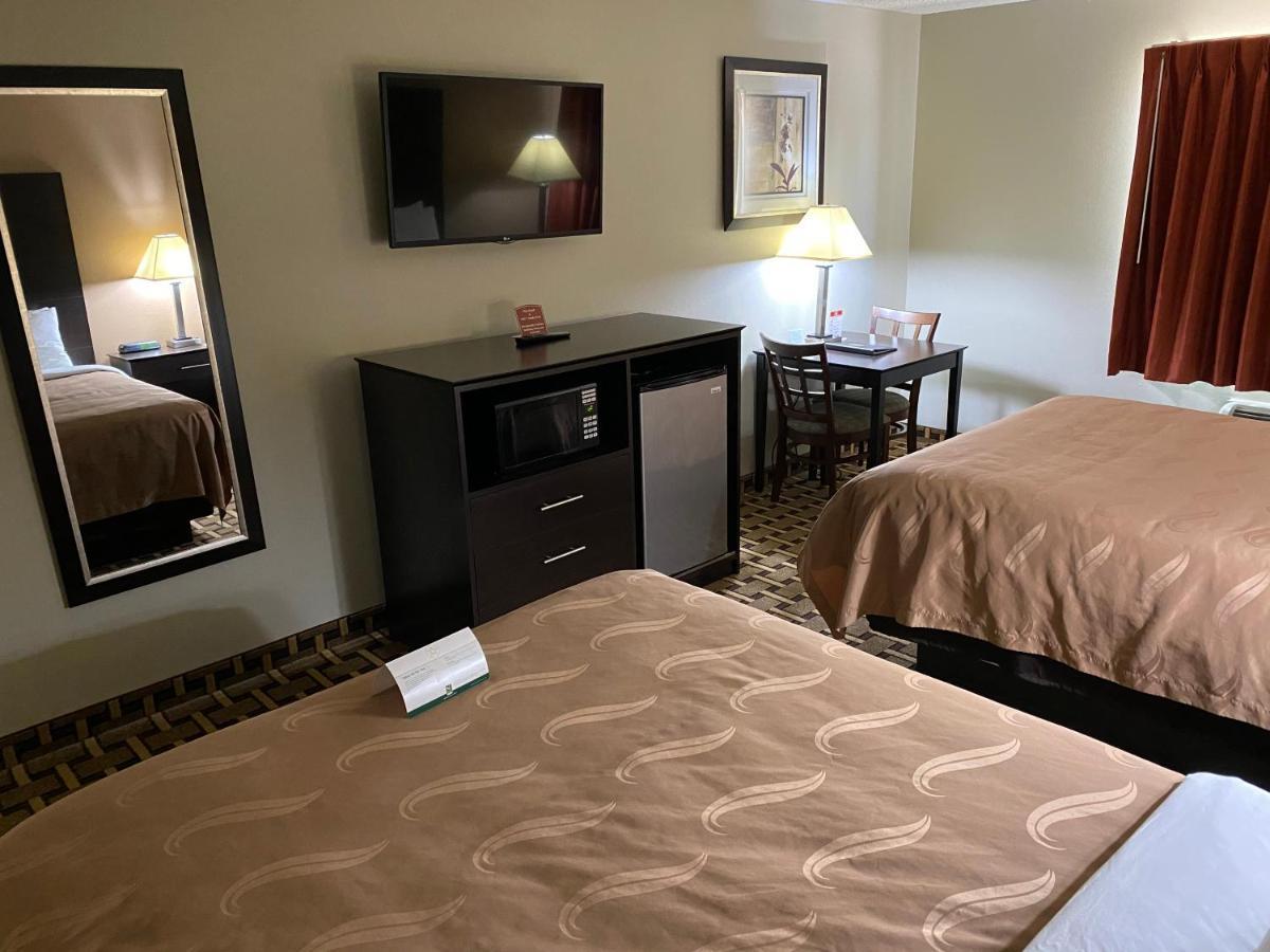 Quality Inn Morton At I-74 Εξωτερικό φωτογραφία