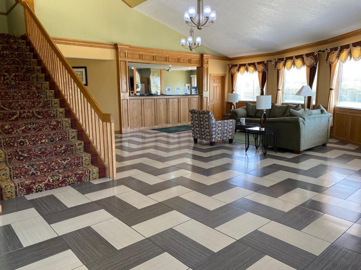 Quality Inn Morton At I-74 Εξωτερικό φωτογραφία