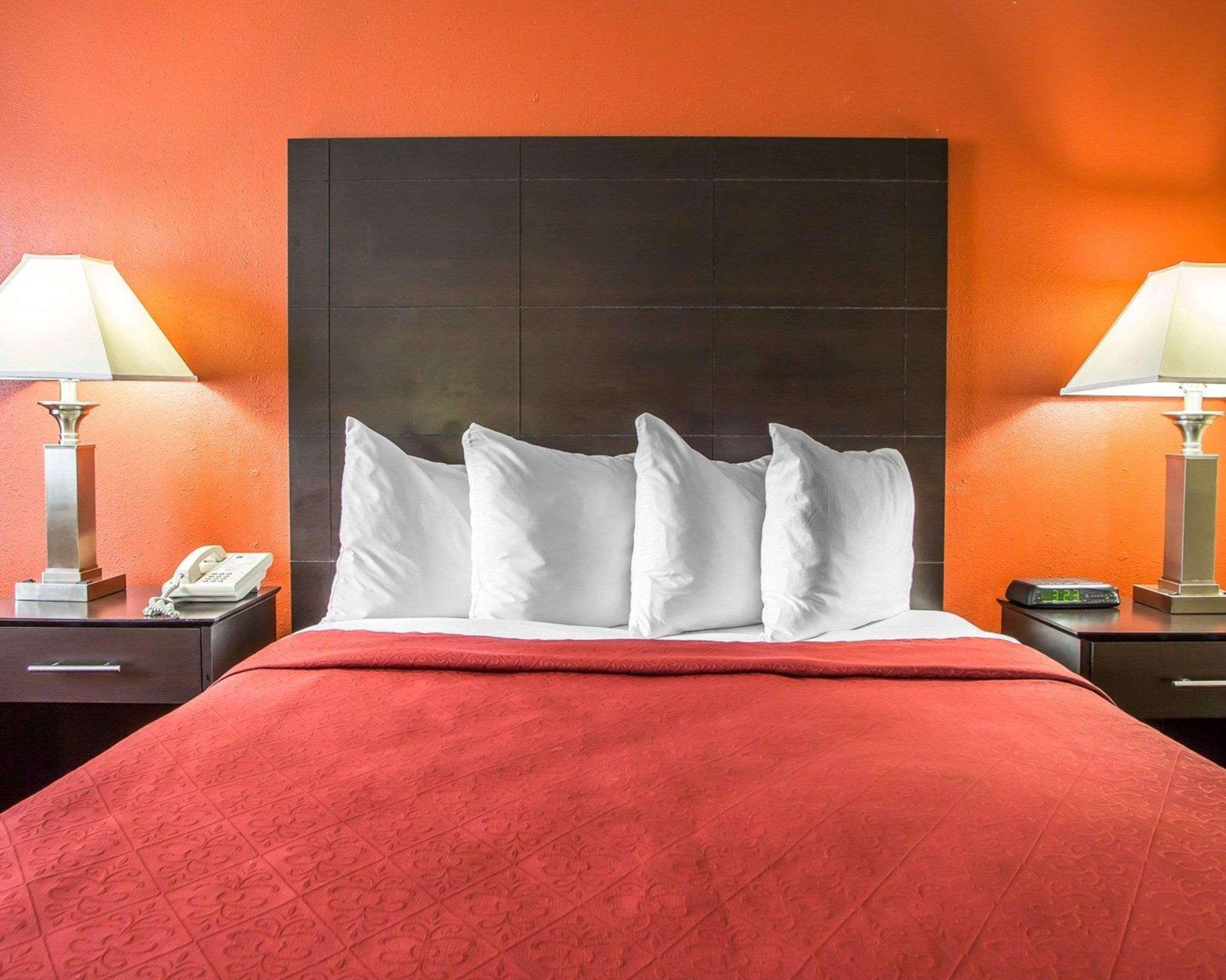 Quality Inn Morton At I-74 Εξωτερικό φωτογραφία