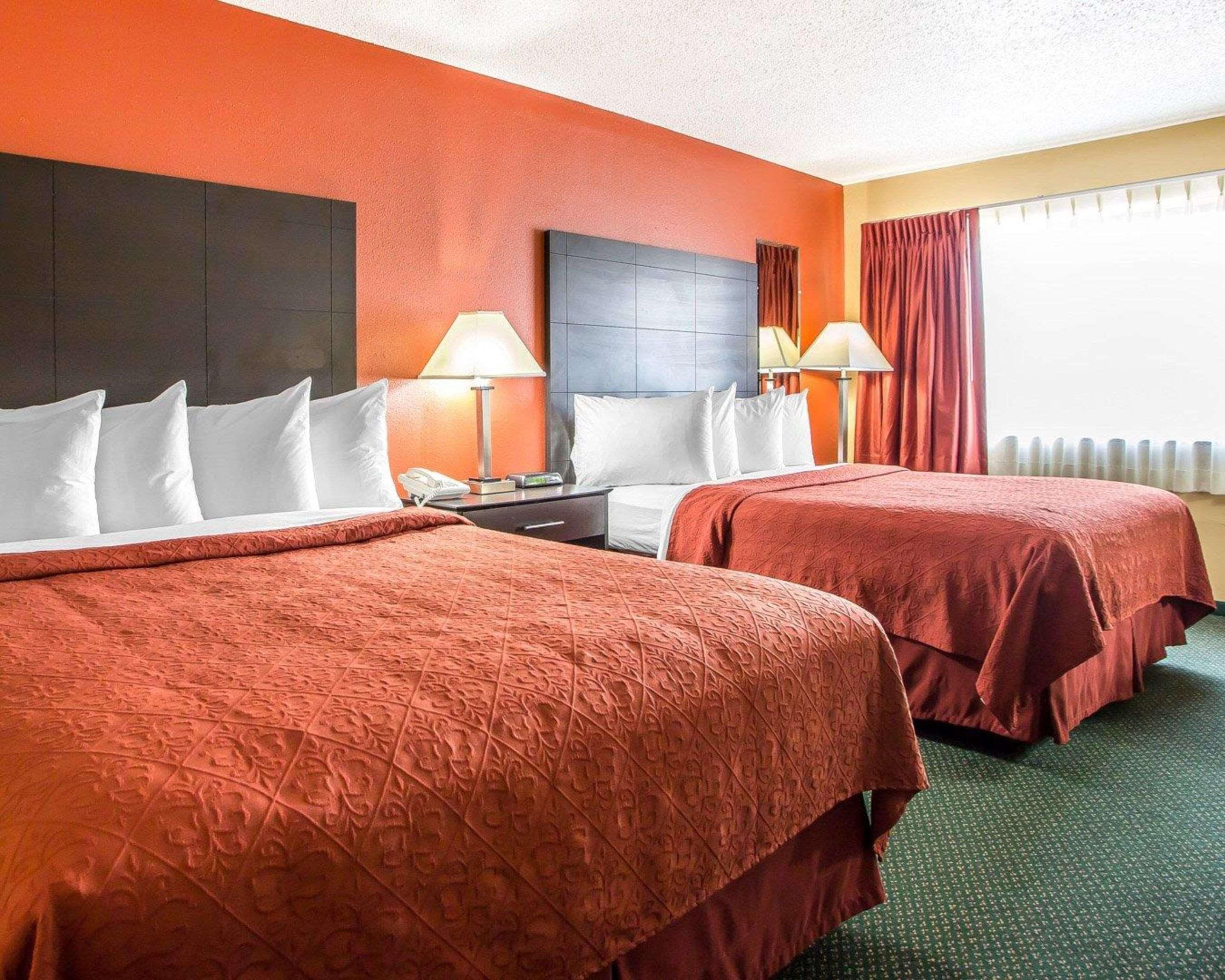 Quality Inn Morton At I-74 Εξωτερικό φωτογραφία