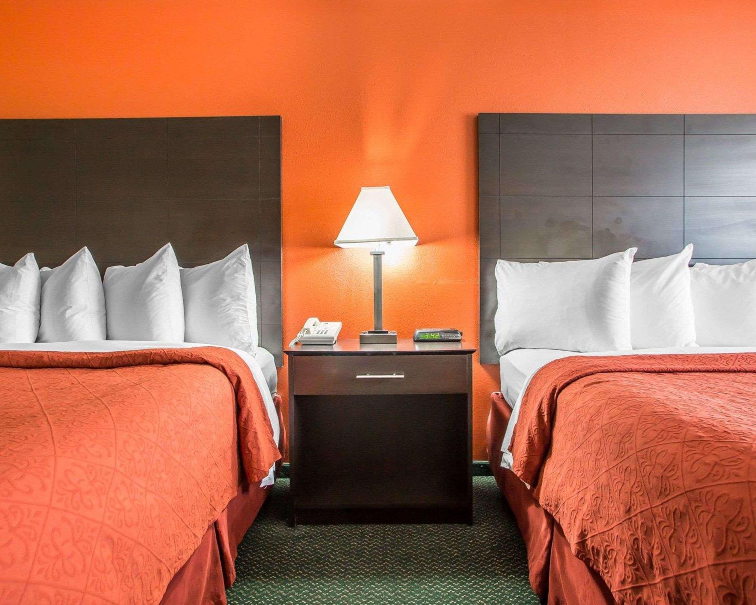 Quality Inn Morton At I-74 Εξωτερικό φωτογραφία