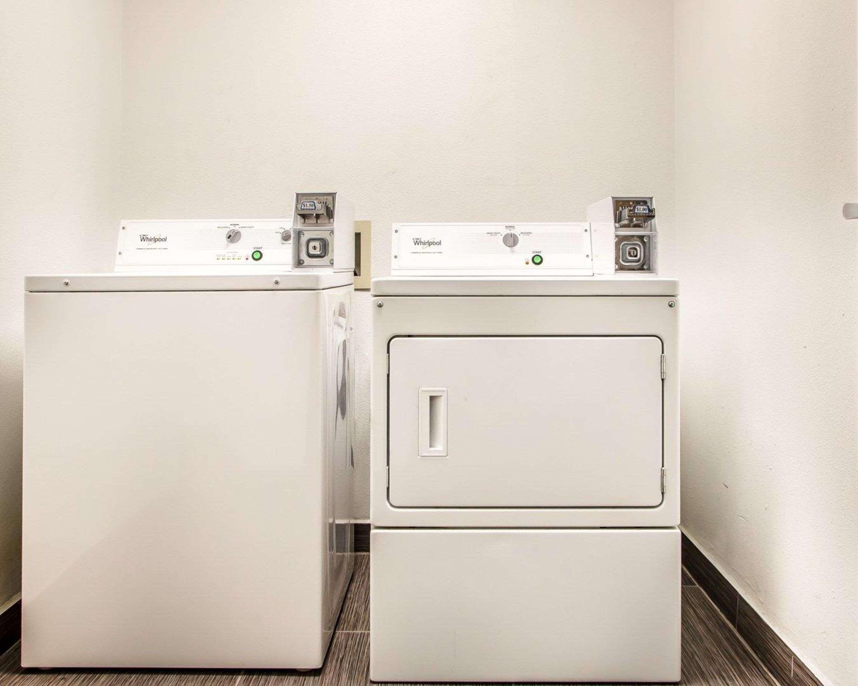 Quality Inn Morton At I-74 Εξωτερικό φωτογραφία