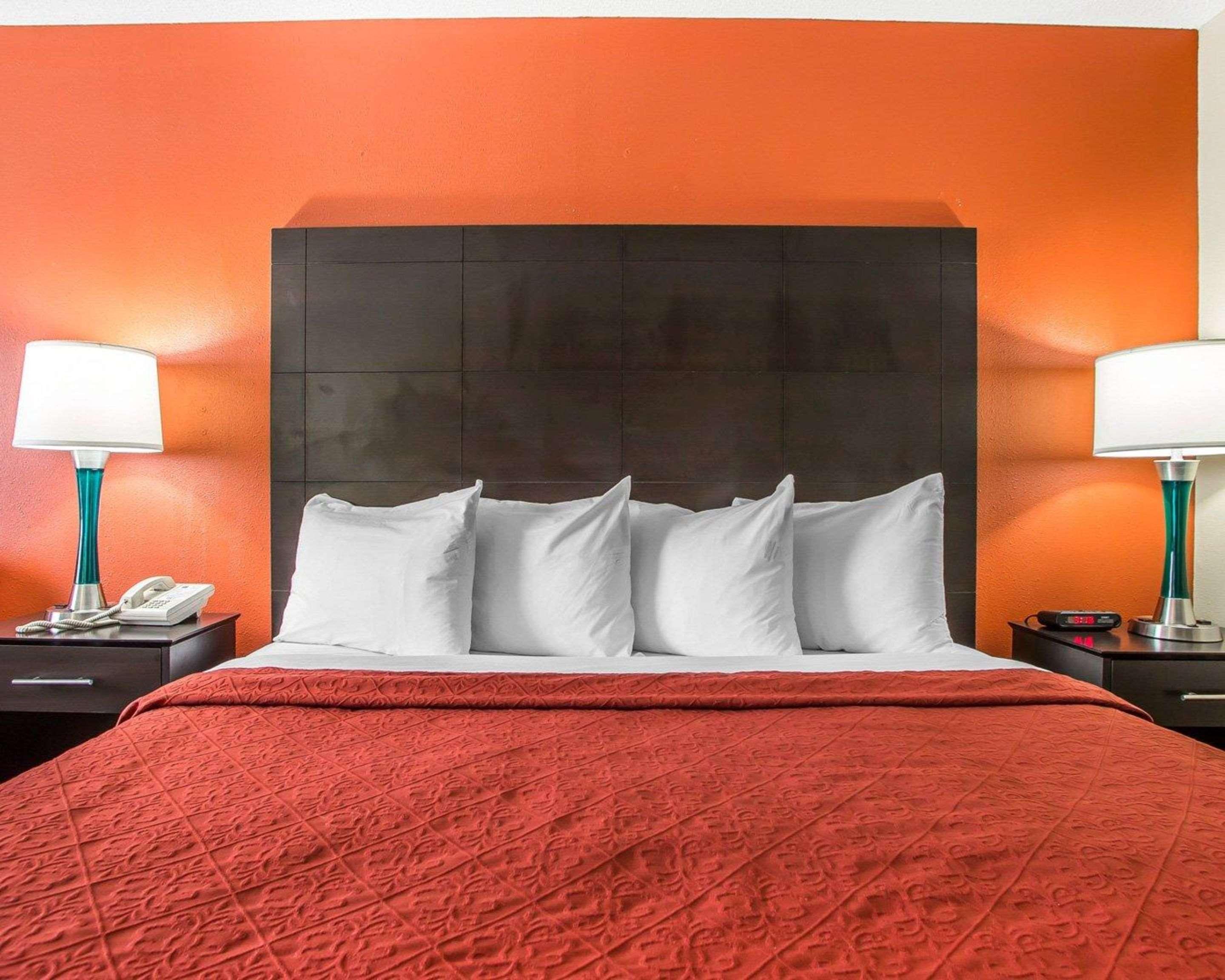 Quality Inn Morton At I-74 Εξωτερικό φωτογραφία
