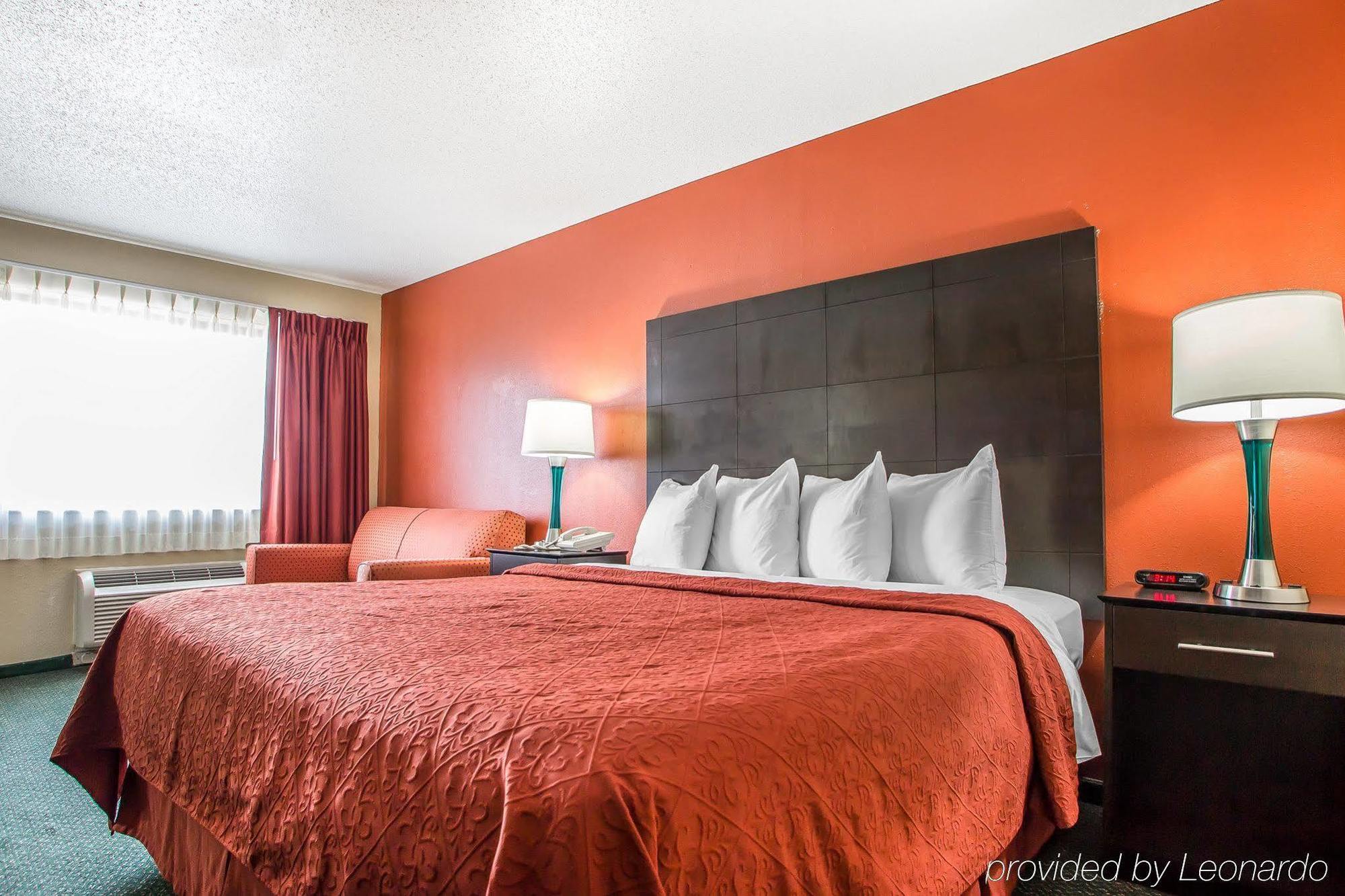 Quality Inn Morton At I-74 Εξωτερικό φωτογραφία