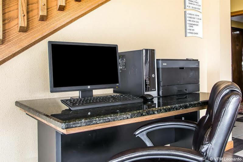 Quality Inn Morton At I-74 Εξωτερικό φωτογραφία